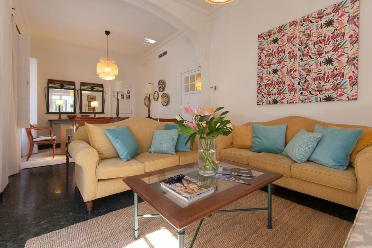 Casa De Tintes Apartment Seville Luaran gambar