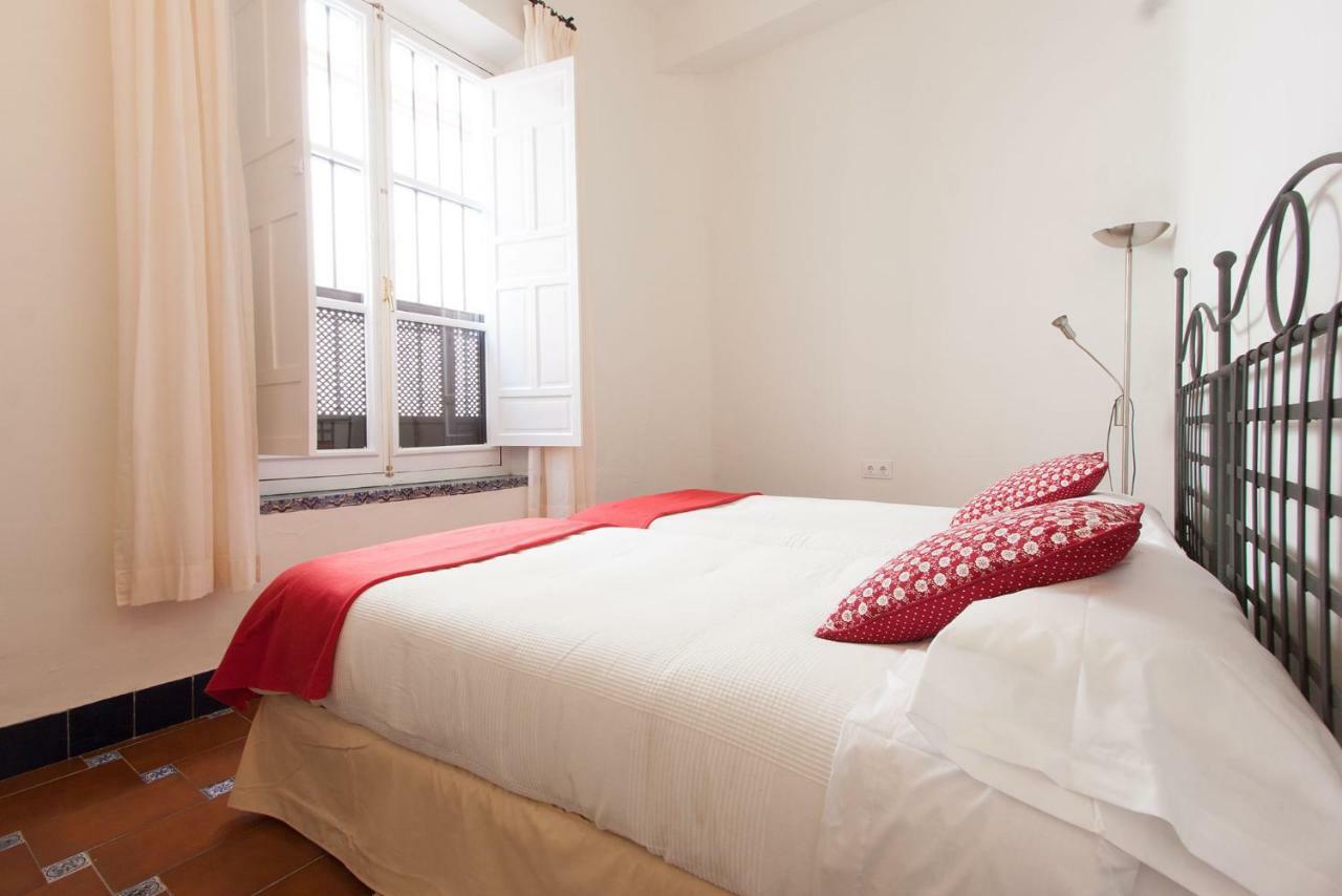 Casa De Tintes Apartment Seville Luaran gambar