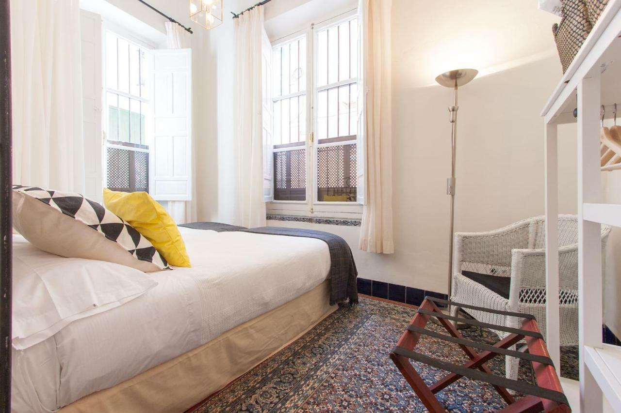 Casa De Tintes Apartment Seville Luaran gambar
