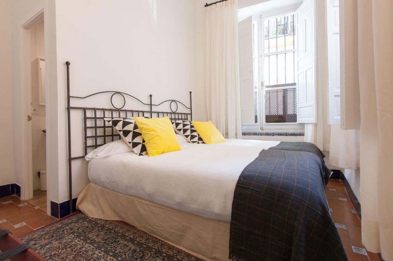 Casa De Tintes Apartment Seville Luaran gambar